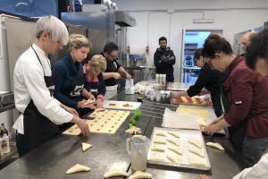 Studenti aula pasticceria